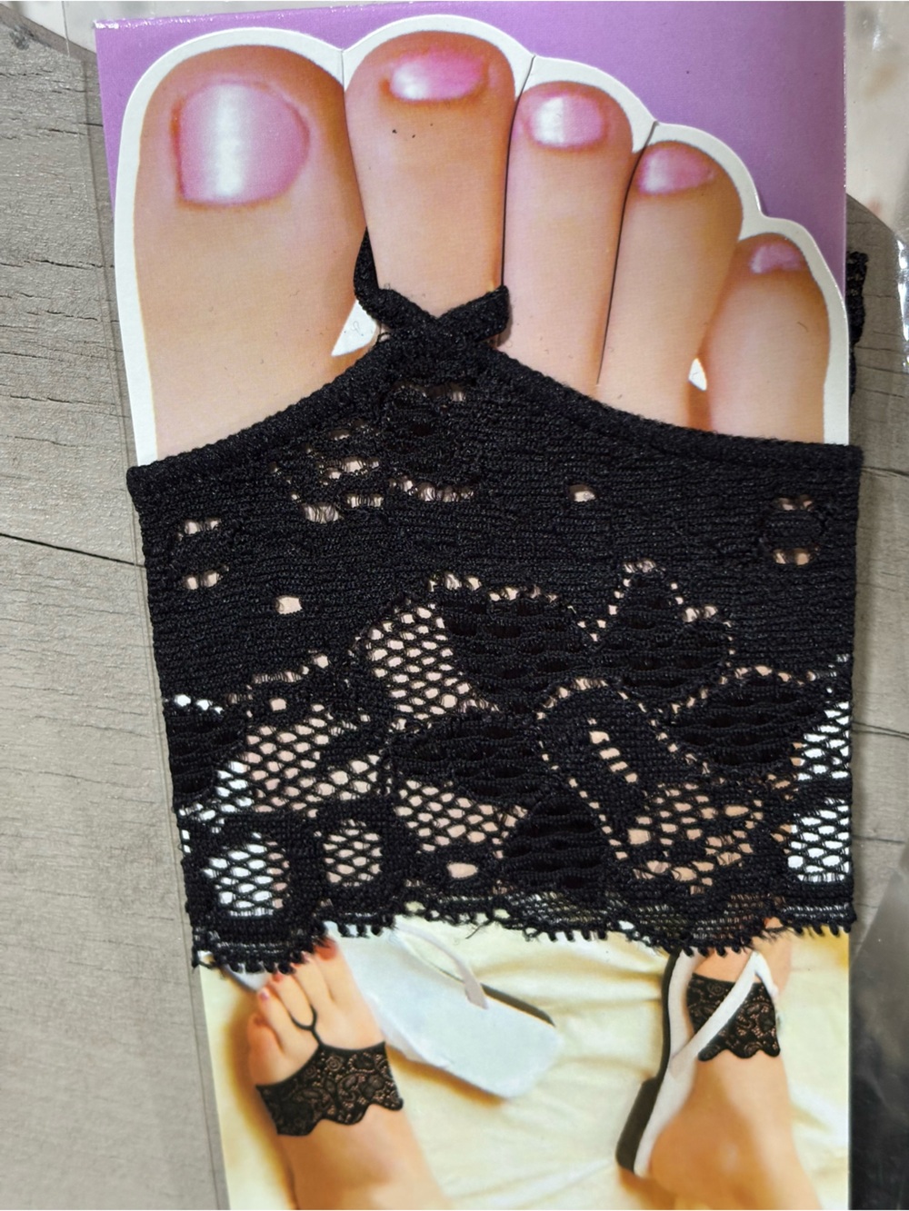 Foot Protector with Lace Design - Picture 8 of 10